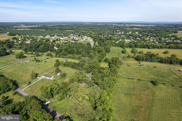 6517 KABLETOWN RD, Charles Town, WV 25414