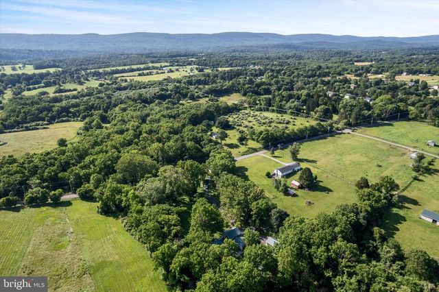 6517 KABLETOWN RD, Charles Town, WV 25414