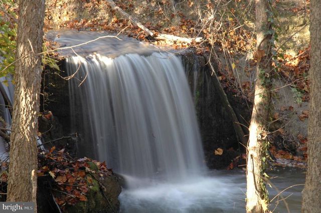 6517 KABLETOWN RD, Charles Town, WV 25414