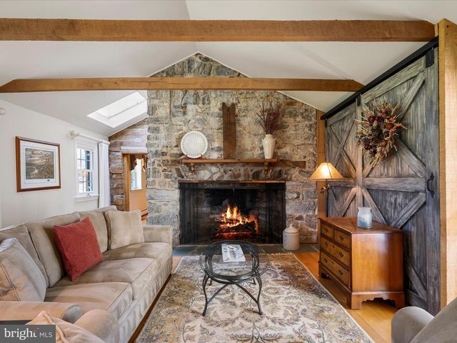 6517 KABLETOWN RD, Charles Town, WV 25414