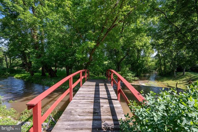 6517 KABLETOWN RD, Charles Town, WV 25414