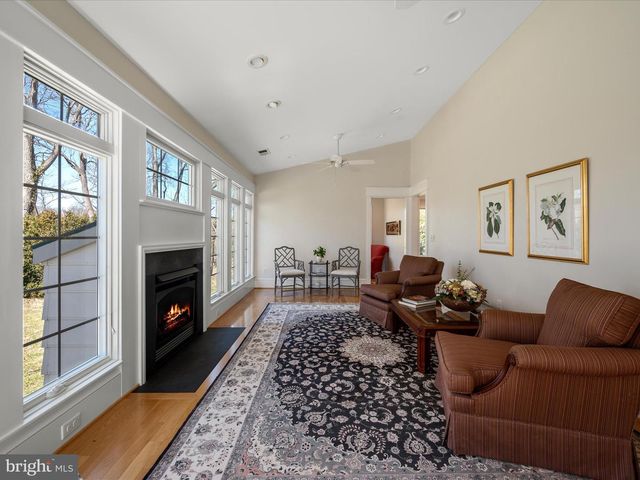 6517 KABLETOWN RD, Charles Town, WV 25414