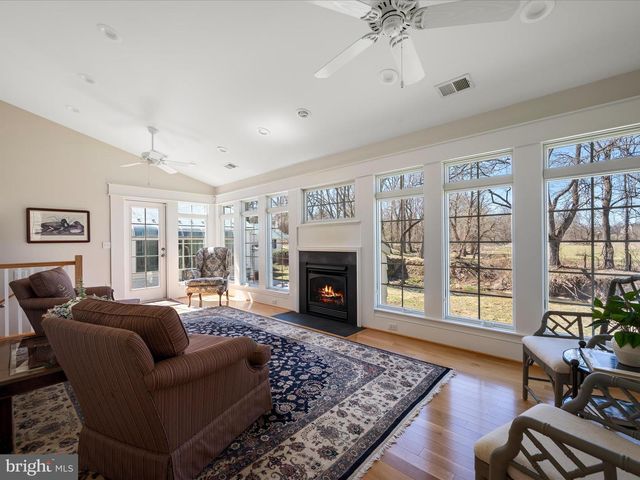 6517 KABLETOWN RD, Charles Town, WV 25414