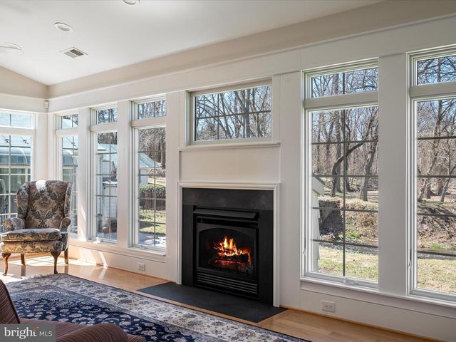 6517 KABLETOWN RD, Charles Town, WV 25414