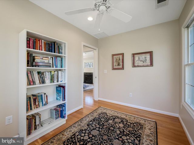 6517 KABLETOWN RD, Charles Town, WV 25414