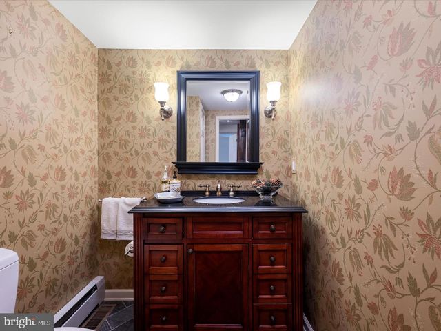 6517 KABLETOWN RD, Charles Town, WV 25414