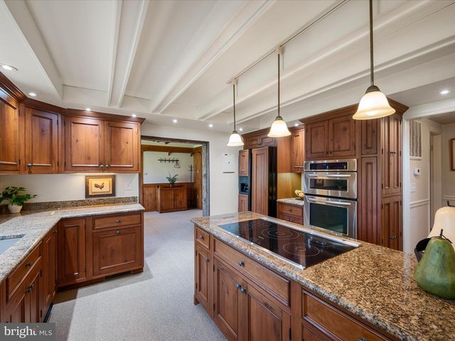 6517 KABLETOWN RD, Charles Town, WV 25414