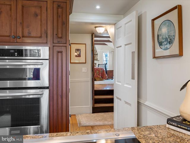 6517 KABLETOWN RD, Charles Town, WV 25414