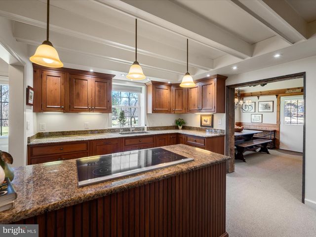 6517 KABLETOWN RD, Charles Town, WV 25414