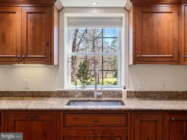 6517 KABLETOWN RD, Charles Town, WV 25414