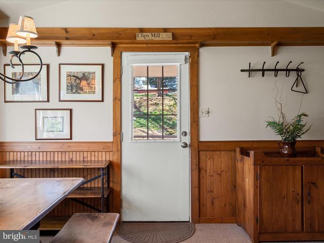 6517 KABLETOWN RD, Charles Town, WV 25414