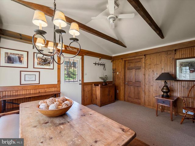 6517 KABLETOWN RD, Charles Town, WV 25414