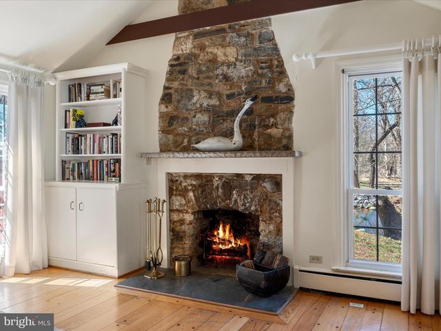 6517 KABLETOWN RD, Charles Town, WV 25414