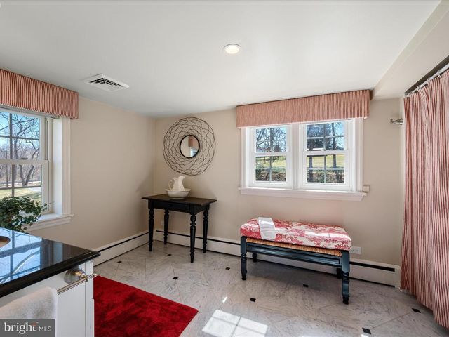 6517 KABLETOWN RD, Charles Town, WV 25414