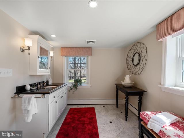 6517 KABLETOWN RD, Charles Town, WV 25414