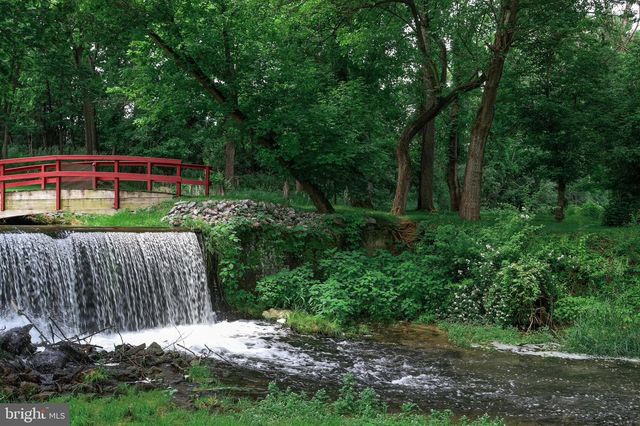 6517 KABLETOWN RD, Charles Town, WV 25414