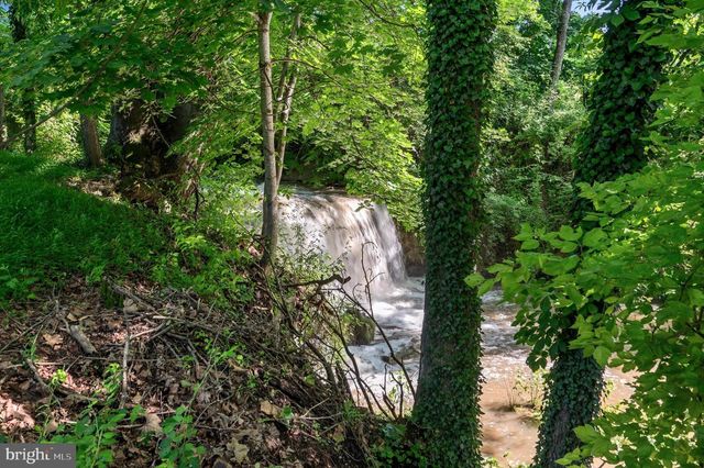 6517 KABLETOWN RD, Charles Town, WV 25414