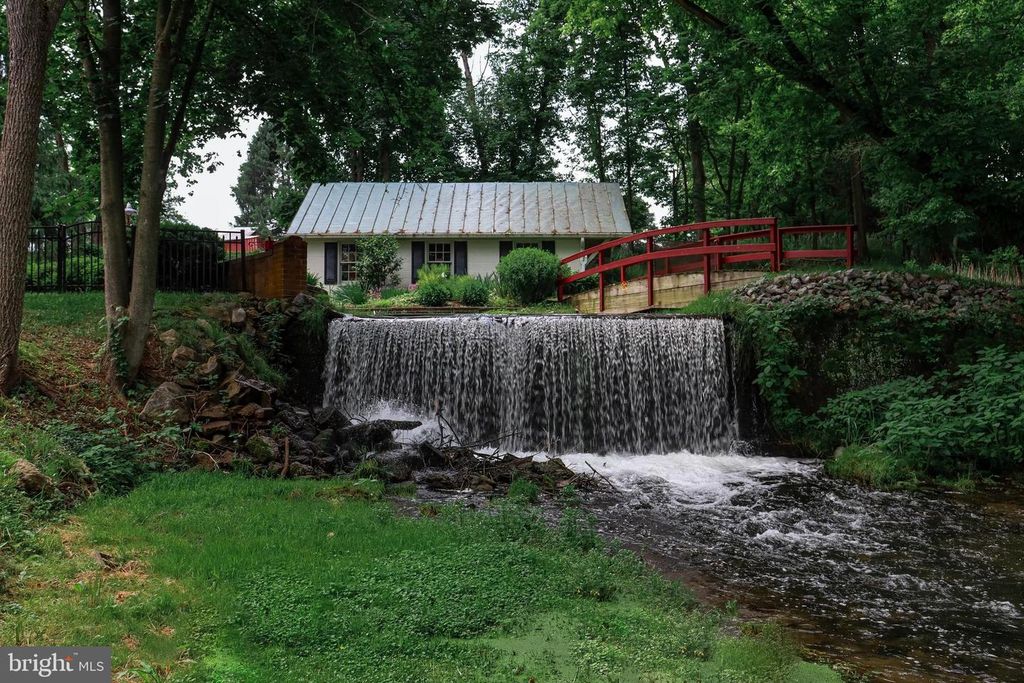 6517 KABLETOWN RD, Charles Town, WV 25414