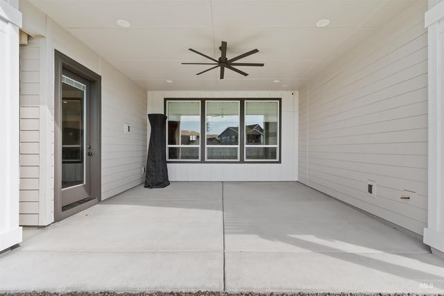 9351 W Sooty Grouse Ct, Boise, ID 83714