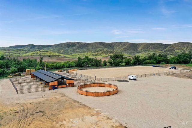 9351 W Sooty Grouse Ct, Boise, ID 83714