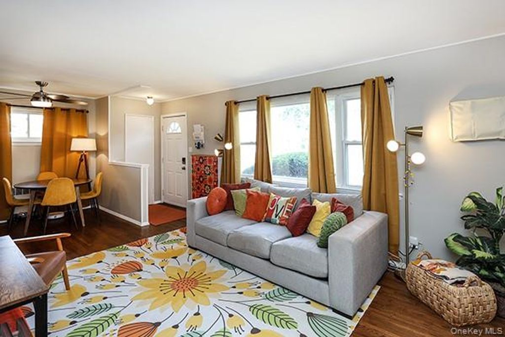 384 Michigan Avenue, Massapequa Park, NY 11762 — photo 4