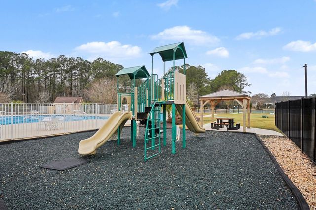 519 Beckham Ct., Murrells Inlet, SC 29576