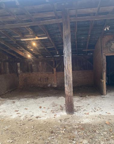 10489 W 750 S Road, Owensville, IN 47665