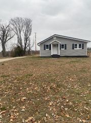 10489 W 750 S Road, Owensville, IN 47665