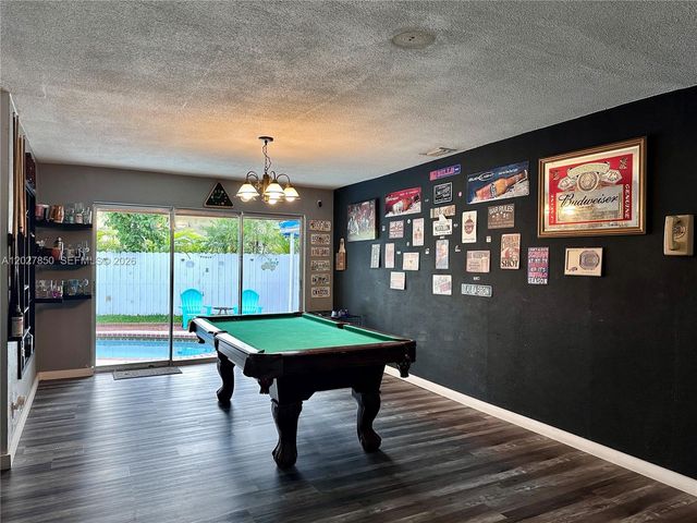 6631 NW 84th St, Tamarac, FL 33321