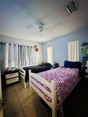 6631 NW 84th St, Tamarac, FL 33321