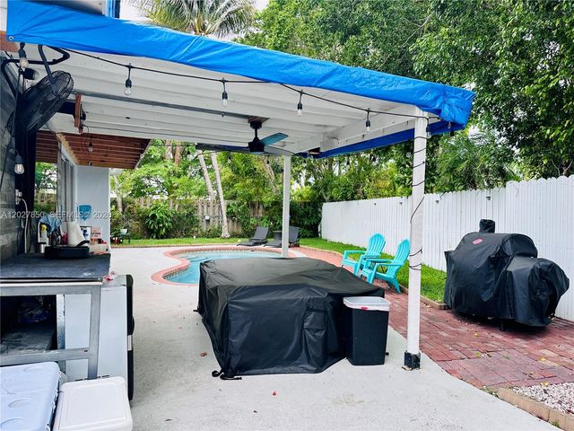 6631 NW 84th St, Tamarac, FL 33321