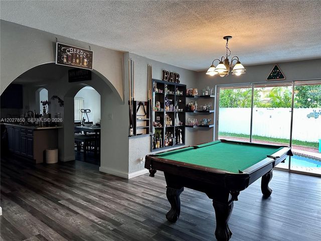 6631 NW 84th St, Tamarac, FL 33321