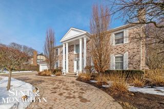 8 Lake Shore Lane, Grosse Pointe Shores, MI 48236