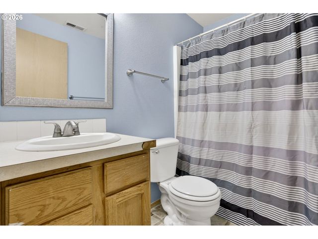 604 W SHERIDAN St, Newberg, OR 97132