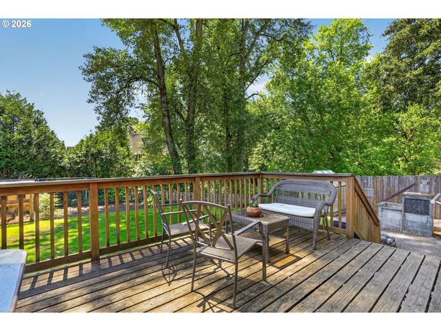 604 W SHERIDAN St, Newberg, OR 97132