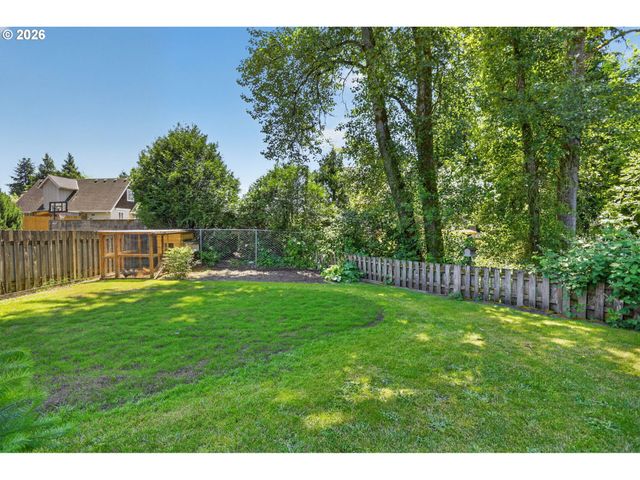 604 W SHERIDAN St, Newberg, OR 97132