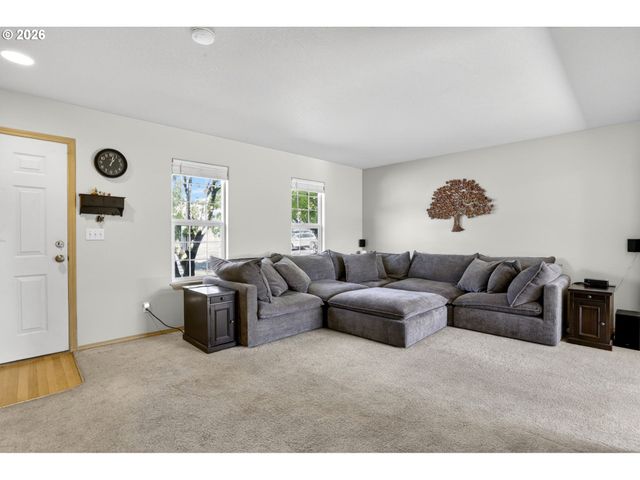 604 W SHERIDAN St, Newberg, OR 97132