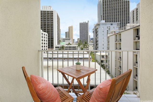2572 Lemon Road 601, Honolulu, HI 96815