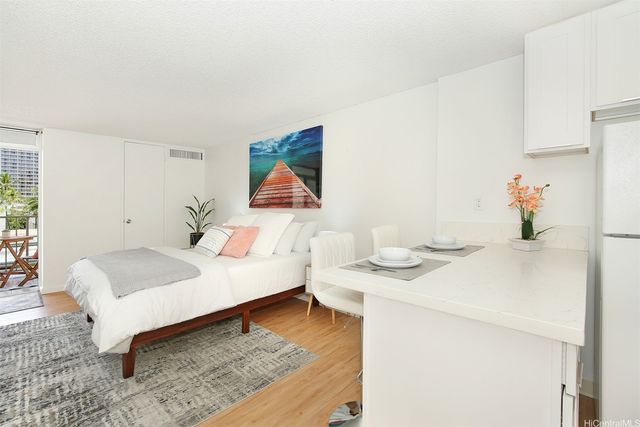 2572 Lemon Road 601, Honolulu, HI 96815