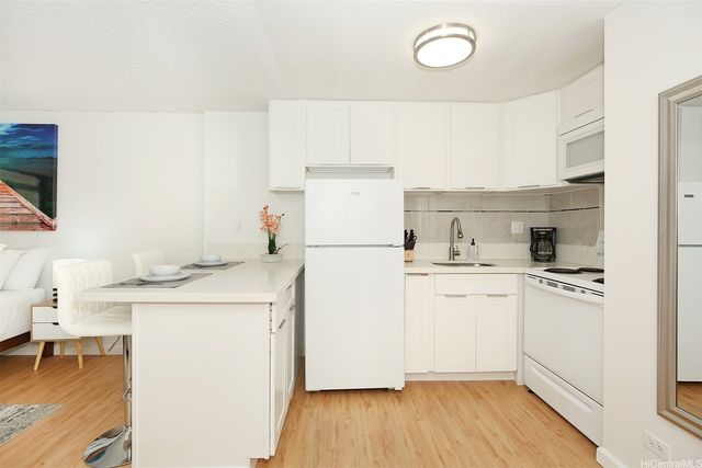 2572 Lemon Road 601, Honolulu, HI 96815
