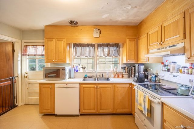 1561-1565 Route 376, Wappingers Falls, NY 12590
