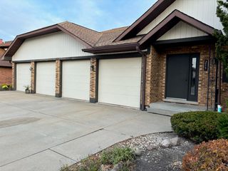 215 Walters Lane 1B, Itasca, IL 60143