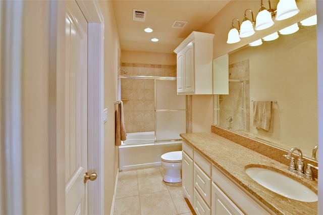 2541 Vineyard Drive, Granbury, TX 76048