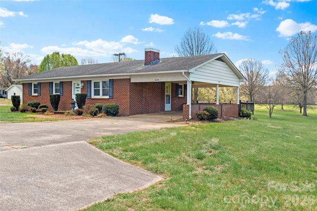 610 Nc 67 Highway, Boonville, NC 27011