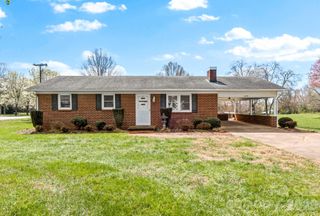 610 Nc 67 Highway, Boonville, NC 27011