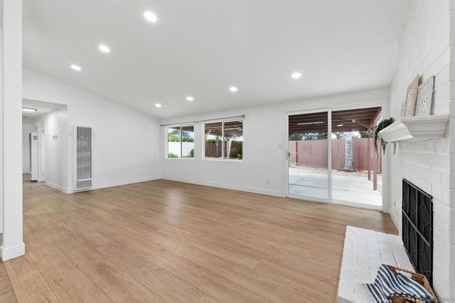 2573 Raymell Dr., San Diego, CA 92123