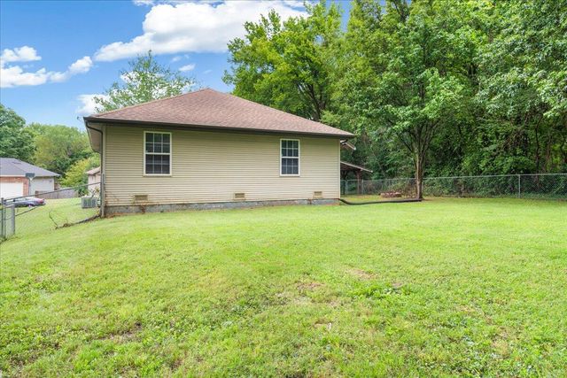 2830 N Washington Avenue, Springfield, MO 65803