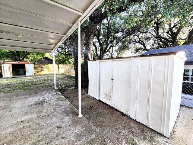 604 E 4th Street, Weatherford, TX 76086