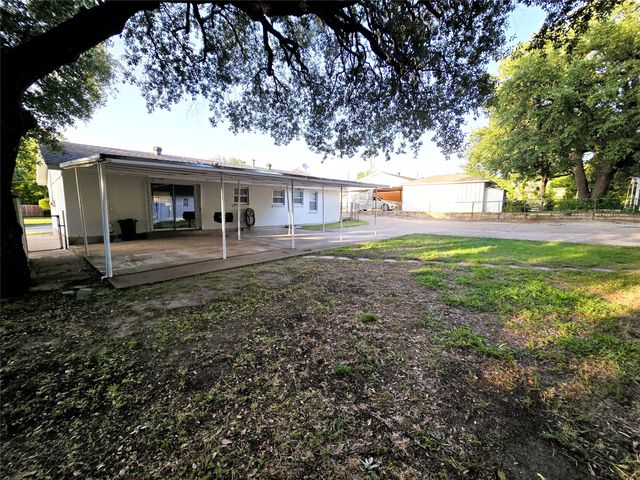 604 E 4th Street, Weatherford, TX 76086