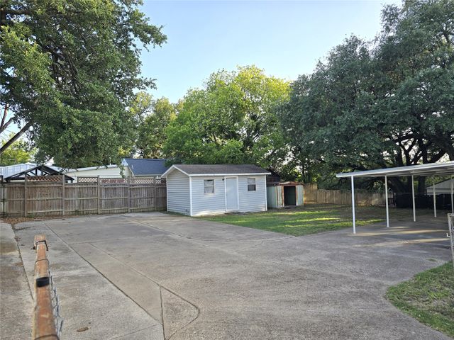 604 E 4th Street, Weatherford, TX 76086